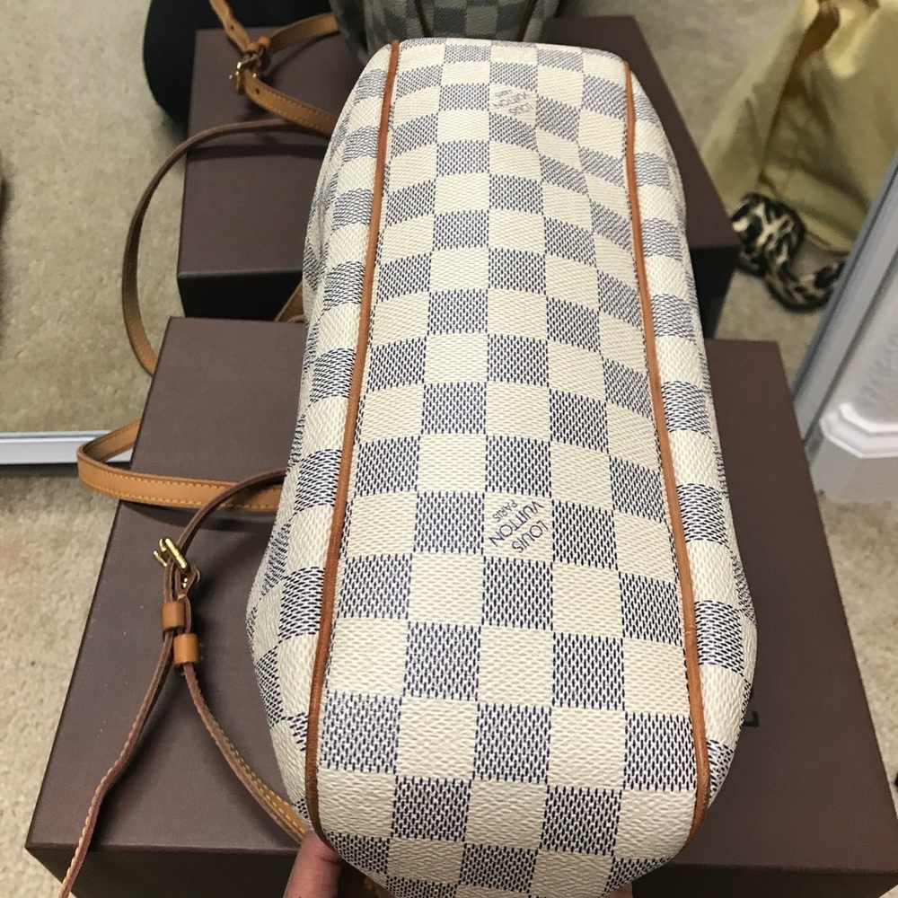 ❌SOLD ❌💯 Authentic Siracusa Azur crossbody purse - Picture 5 of 8